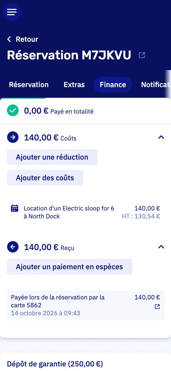 L'onglet financier d'une réservation sur un téléphone : payé en totalité, la location et le paiement par carte, et le dépôt de garantie en dessous