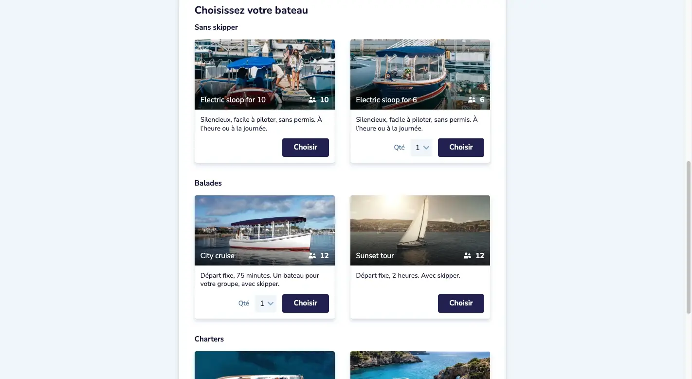 Le formulaire de réservation : bateaux sans skipper, balades et charters dans une liste, chacun avec photo, passagers et bouton Choisir